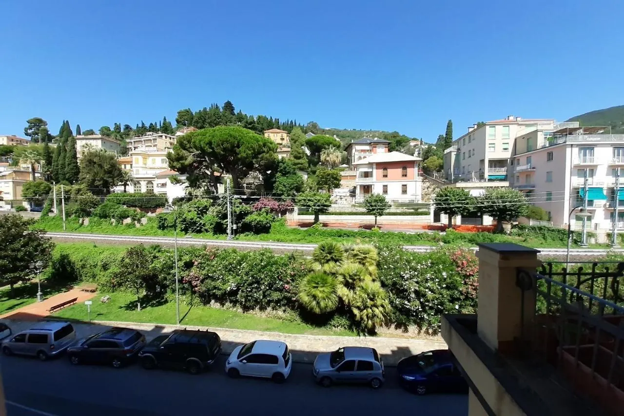 Palace Apartment 250M From Sea - Happy Rentals Alassio Italy