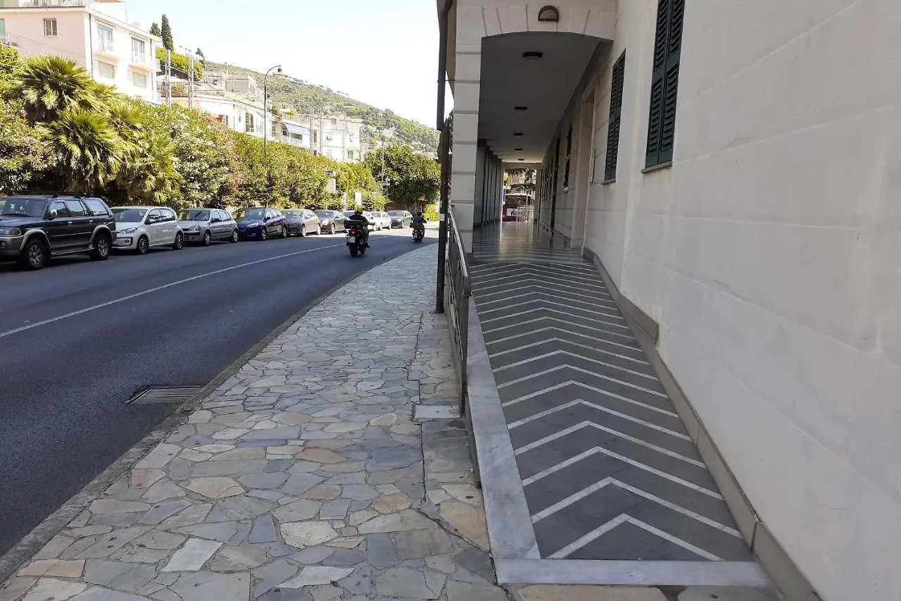 Palace Apartment 250M From Sea - Happy Rentals Alassio