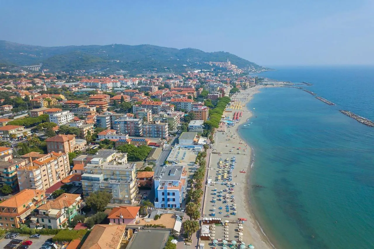 Palace Apartment 250M From Sea - Happy Rentals Alassio