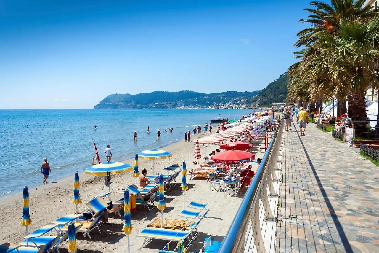 Palace Apartment 250M From Sea - Happy Rentals Alassio