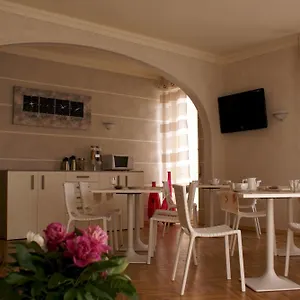  Отель Lux